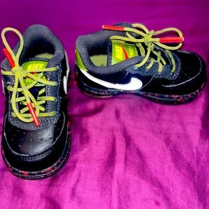 New Toddler 5c Black & Green Nike Air Force 1